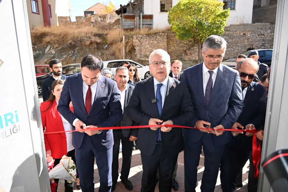 Sivas Valisi Yılmaz Şimşek, İlçe ziyaretleri kapsamında Suşehri ilçesinde incelemelerde bulundu.