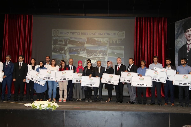 323 Genç Çiftçiye 30 Bin Lira Hibe Edildi
