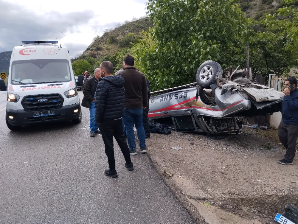 Kontrolden çıkan pikap devrildi: 5 yaralı