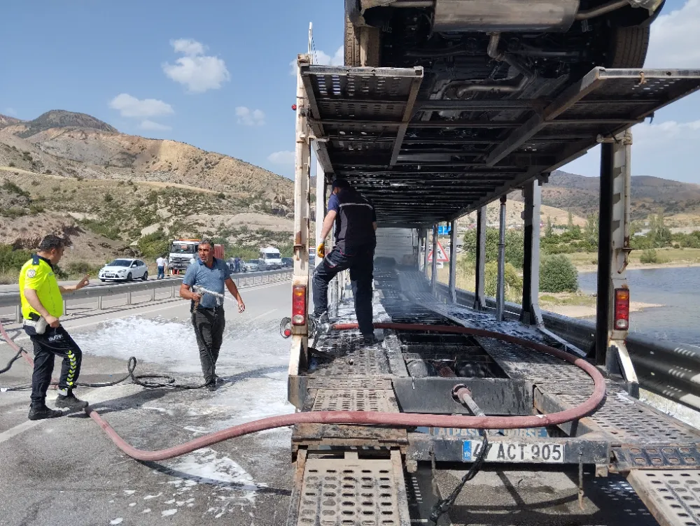 Sıfır kilometre araçlar yanmaktan son anda kurtarıldı